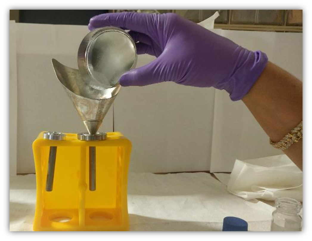 Picture of pouring powder sample